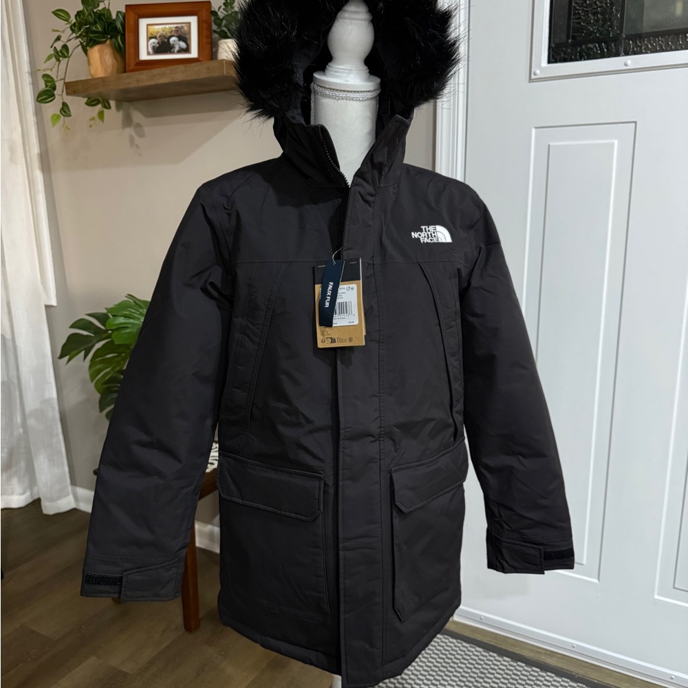 NEW with Tags: The North Face Boys Black McMurdo Parka Coat Sz. XL